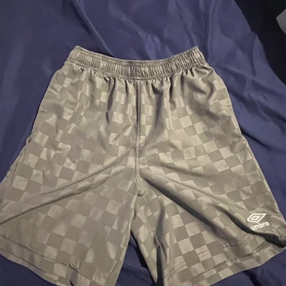 Umbro Gray boys Shorts size 8 - Picture 1 of 4